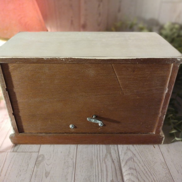Vintage Upcycled Ivory Chic Farmhouse Musical Jewelry Box with Velvet Lining - Picture 6 of 7